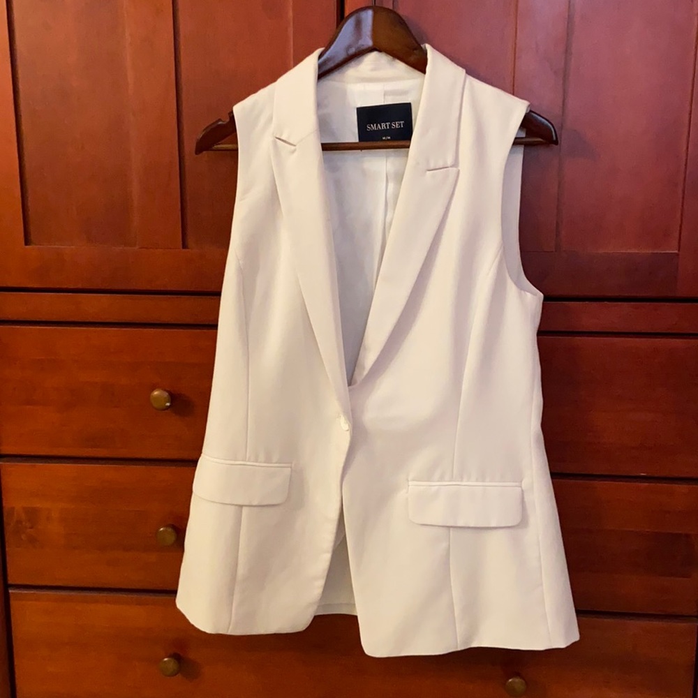 White vest
